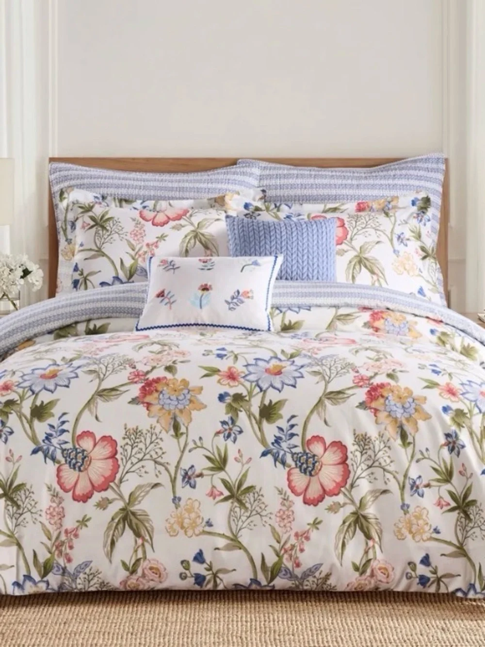 Levtex Home MAILEEN COMFORTER SET Queen size 90x94 New open box